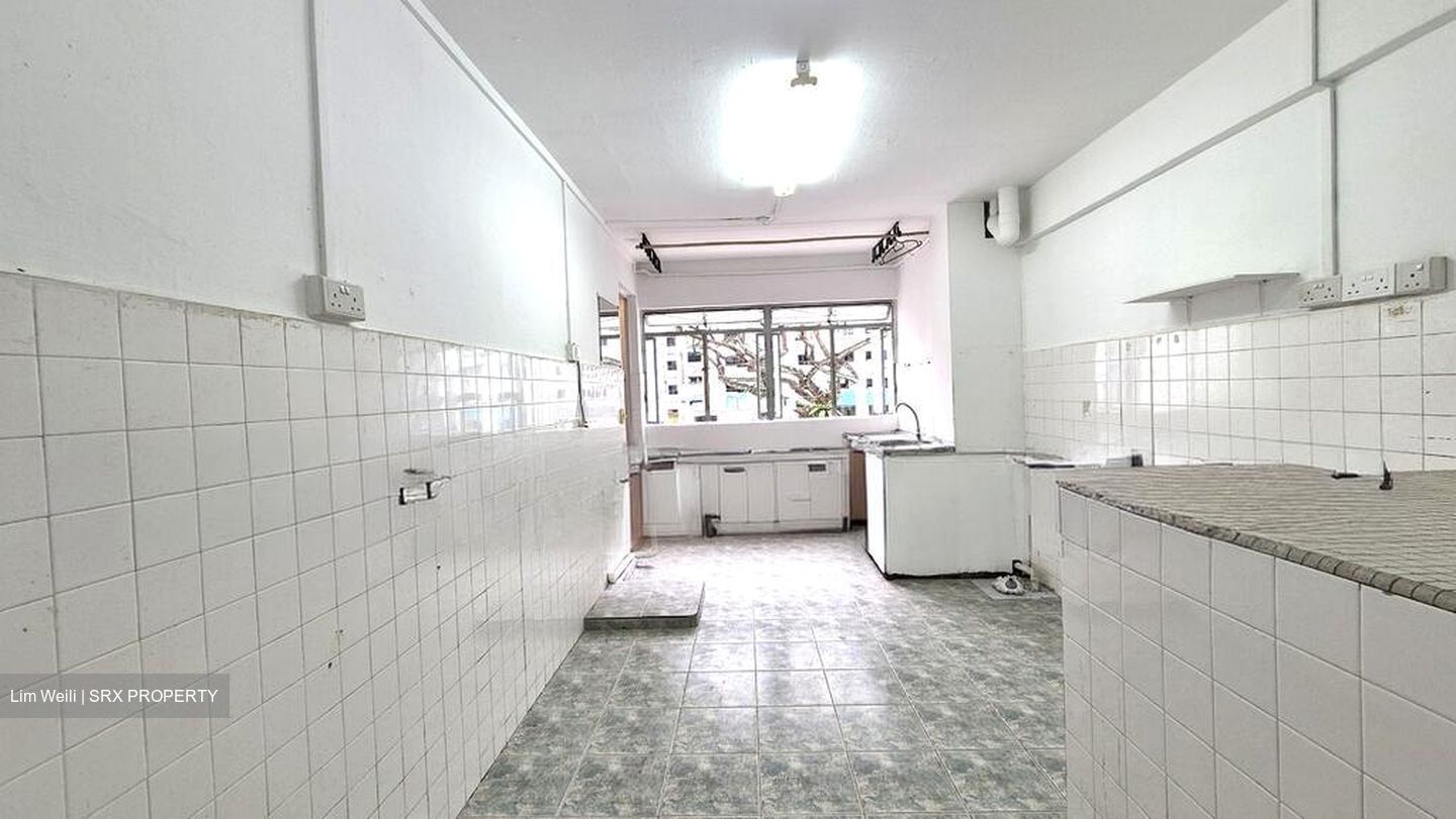 Jurong East Street 24 (D22), Shop House #501157091